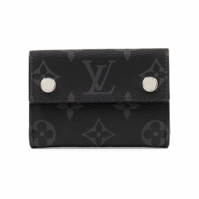 Shop Louis Vuitton Discovery Discovery compact wallet (M67630) by